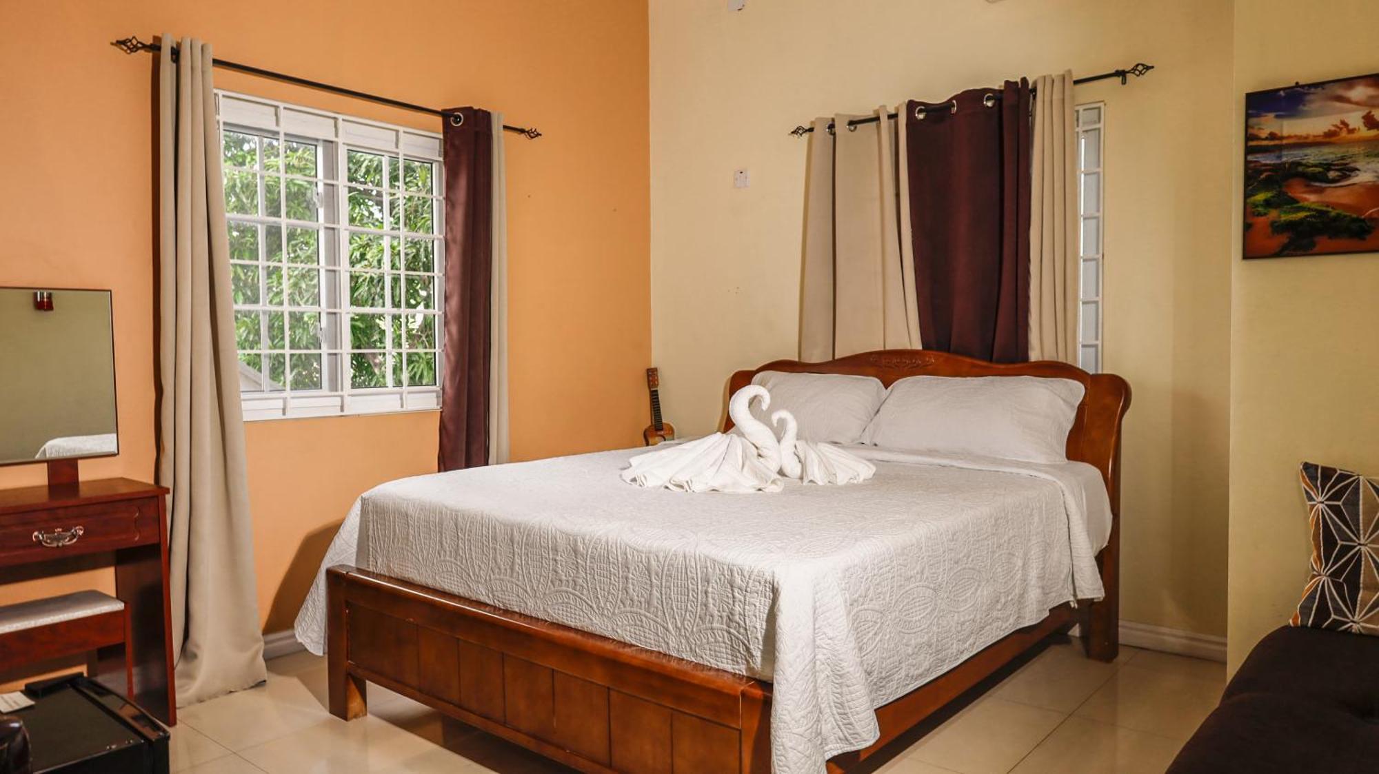Ivs Bed And Breakfast คิงส์ตัน ภายนอก รูปภาพ