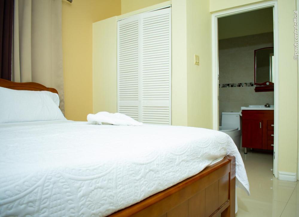 Ivs Bed And Breakfast คิงส์ตัน ภายนอก รูปภาพ
