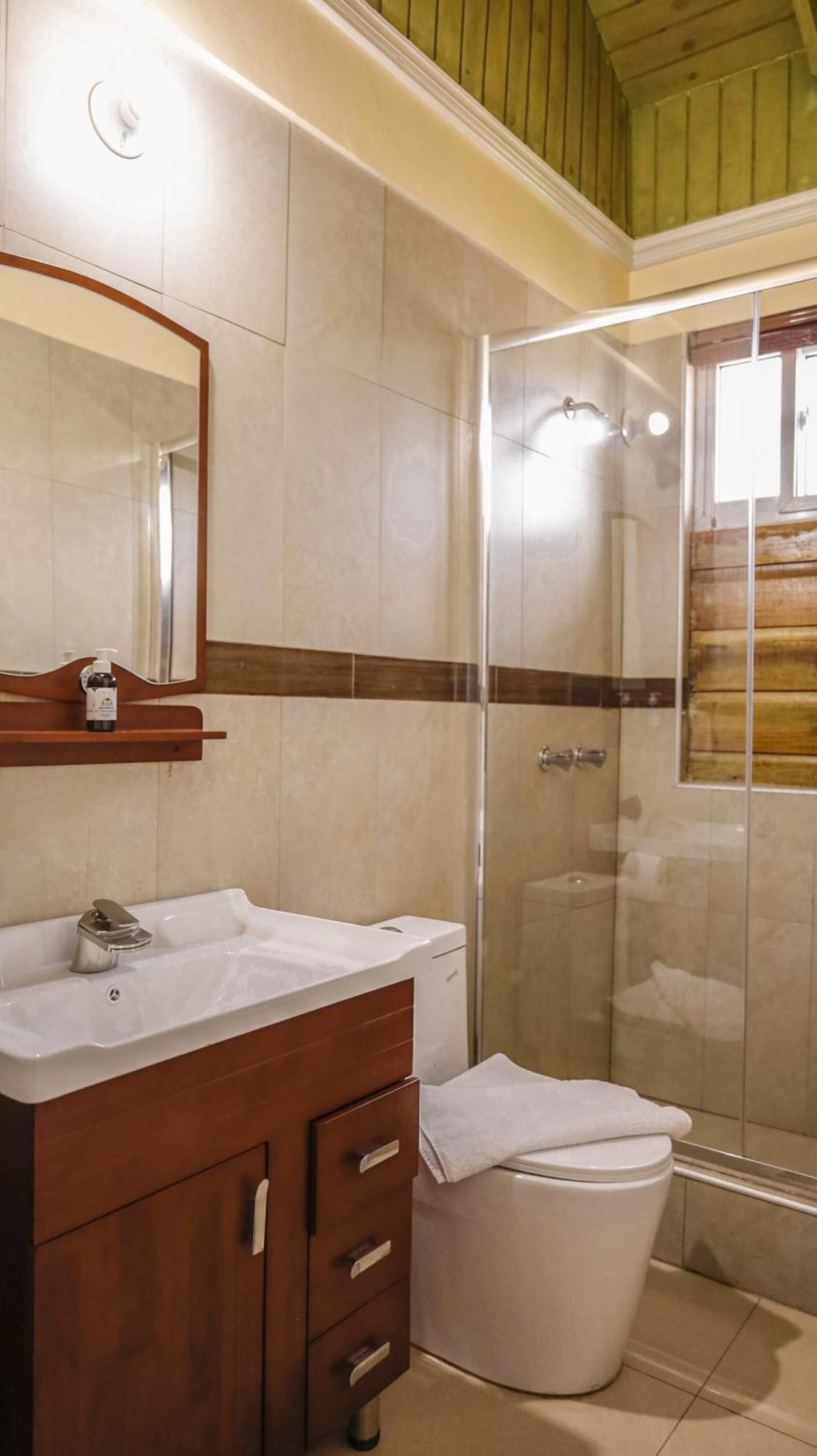 Ivs Bed And Breakfast คิงส์ตัน ภายนอก รูปภาพ