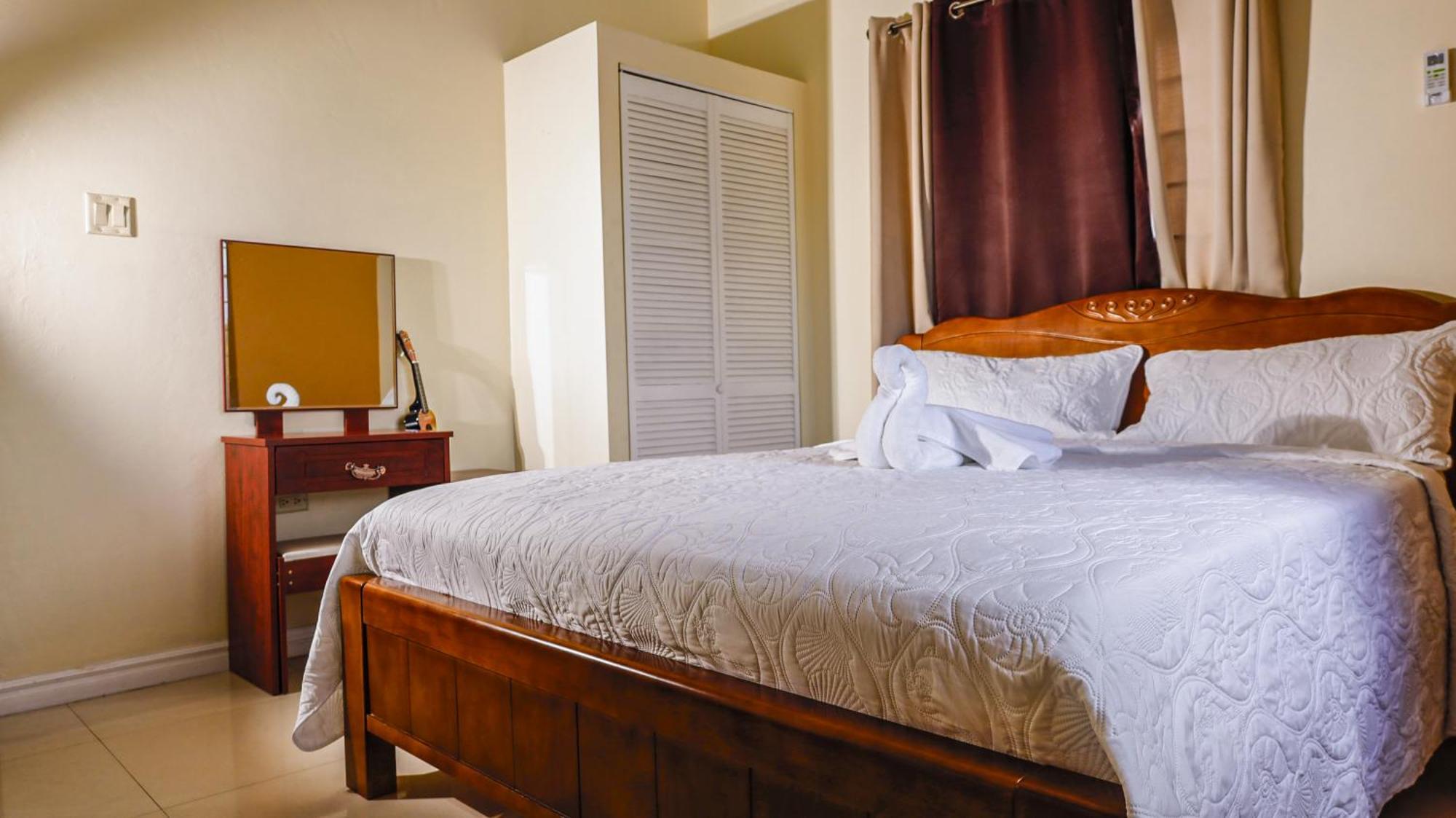 Ivs Bed And Breakfast คิงส์ตัน ภายนอก รูปภาพ